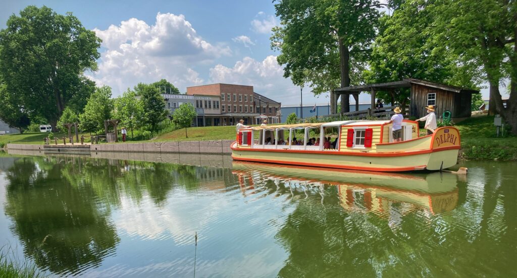 Canal boat approaching the dock