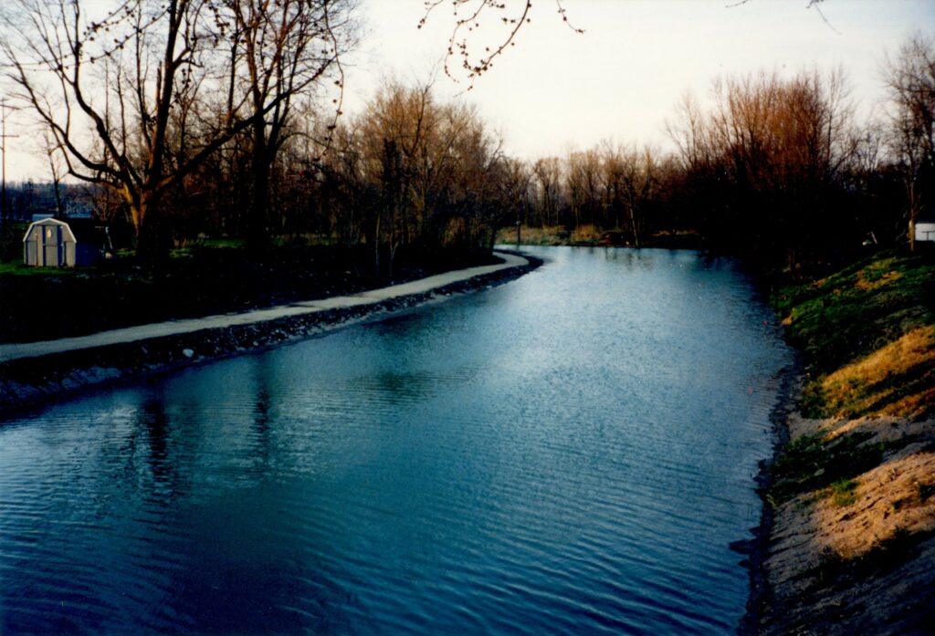 A portion of the Wabash & Erie Canal winding through Delphi, photograph circa 2000.